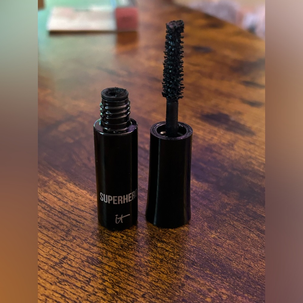 Travel Size Superhero Elastic Stretch Volumizing & Lengthening Mascara - Picture 5 of 5